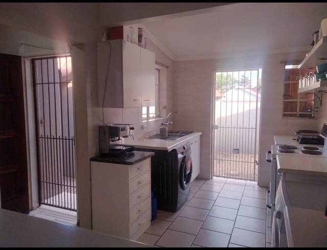 2 BEDROOM TOWNHOUSE FOR SALE IN SUNDOWNER